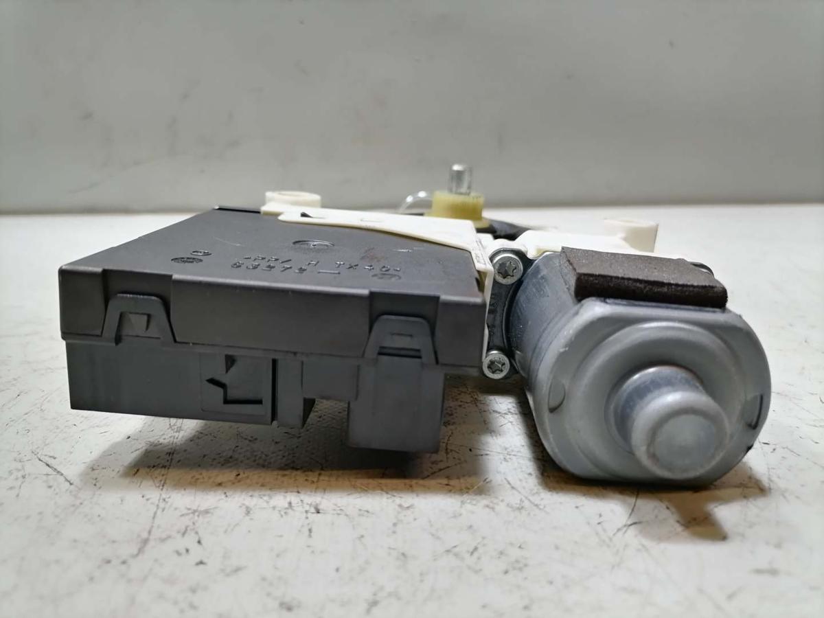 Audi A3 8P original Fensterhebermotor vorn rechts Bj.2010